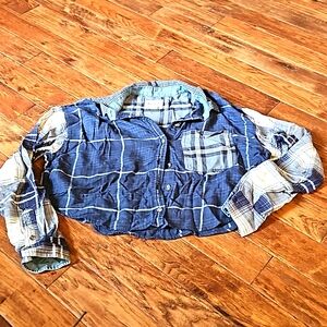 American Eagle plaid cropped button down